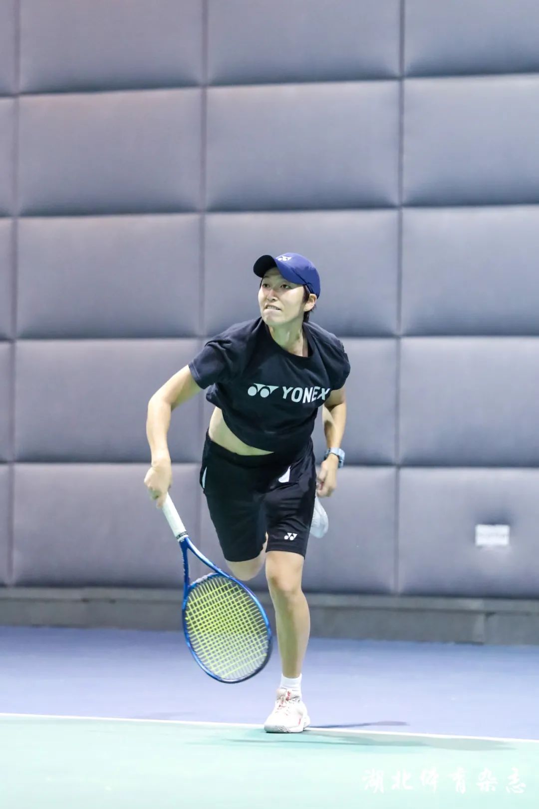 他背后有一 他背后有一