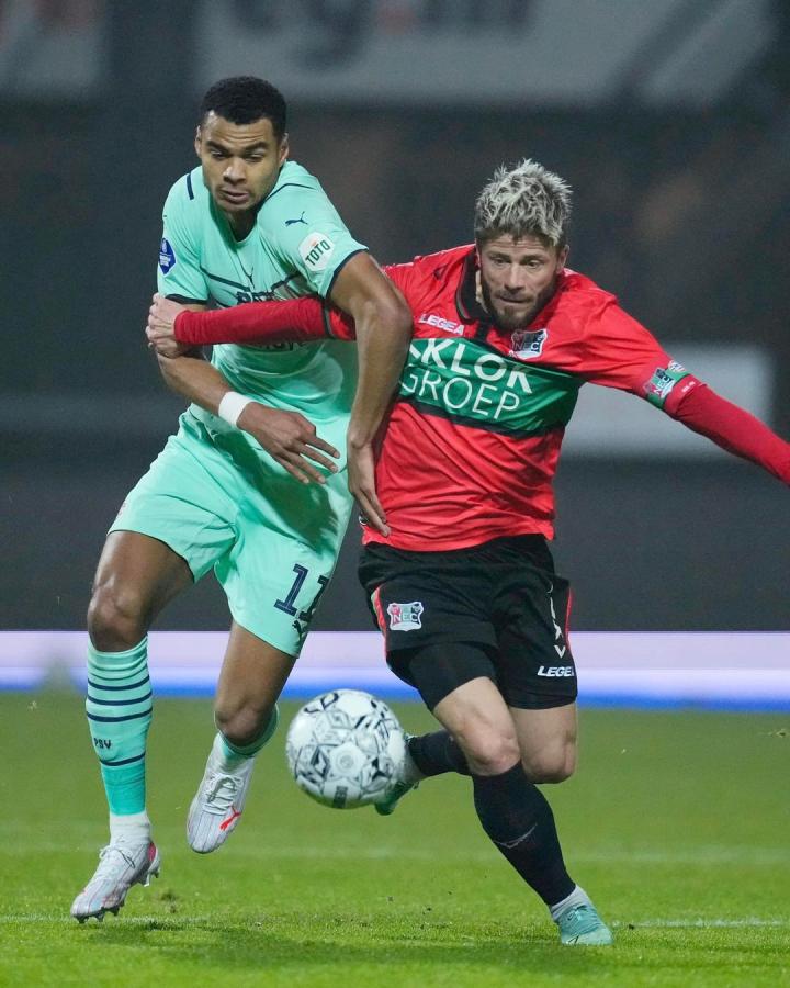 也坚定了她 也坚定了她