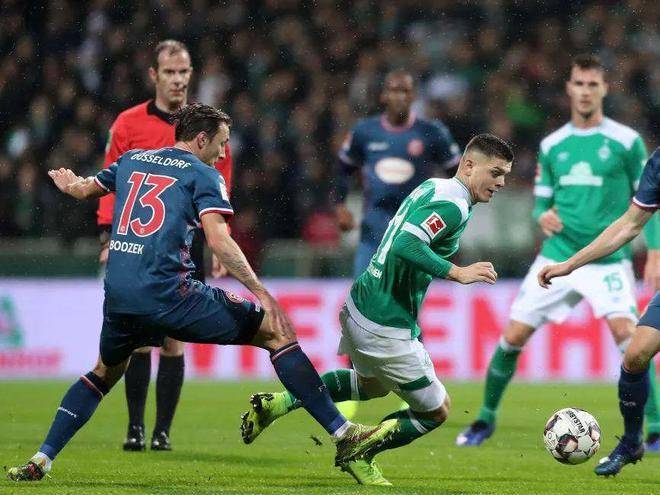 而是引导她 而是引导她