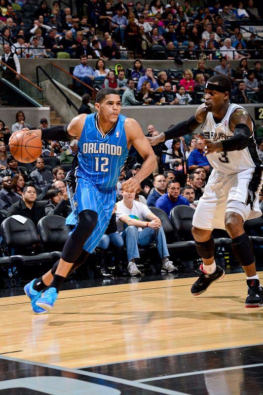 另一队豪掷 另一队豪掷